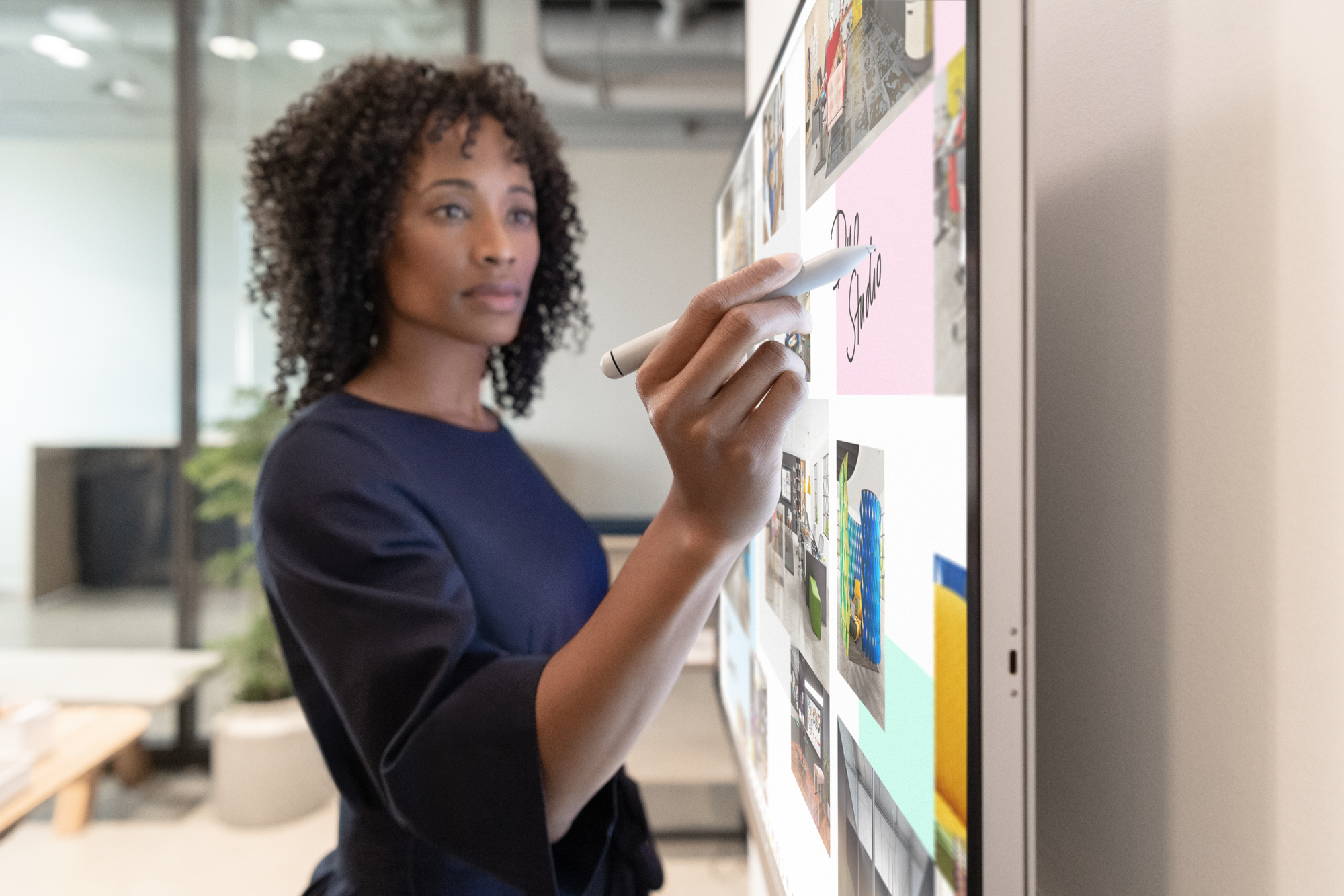 Kreativ arbeiten am Surface Hub 2S – bald auch mit 2 Surface Hub Pens gleichzeitg!